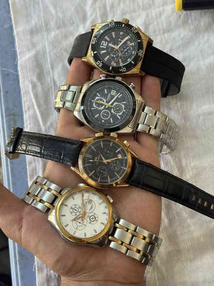 مجموعة ساعات للبيع شلع العدد 27 قطعة 
سعر القطعة 28 الف
ياباني سويسري
اتوماتيك 
نصب
بطارية 
يوجد توصيل جميع المحافظات 
***********
