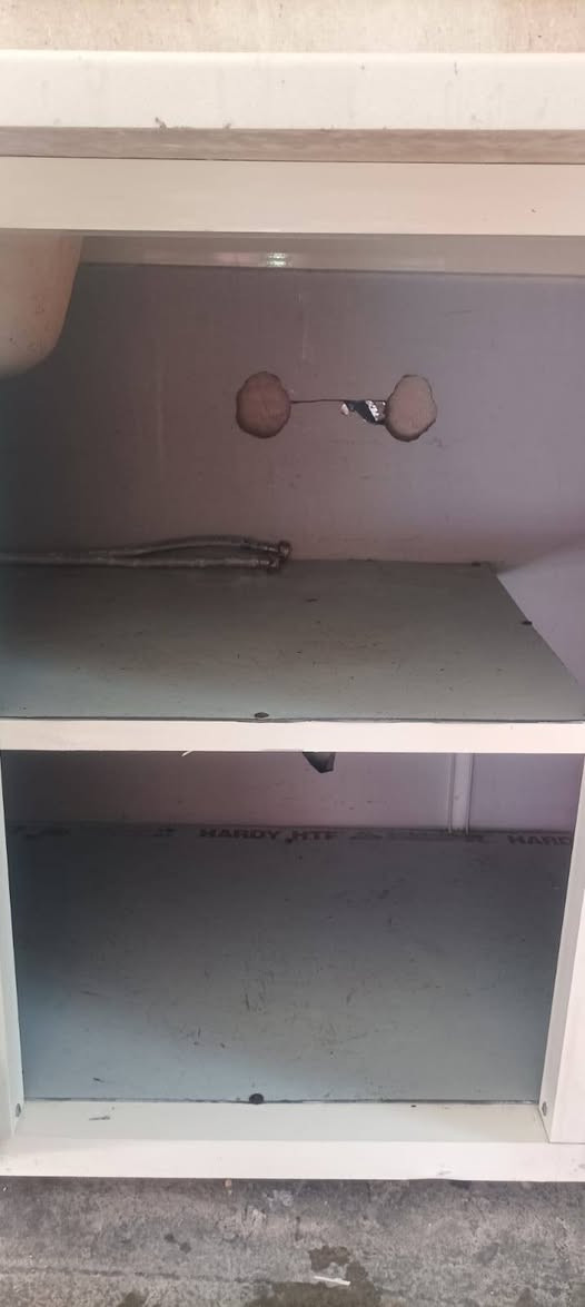 سلام عليكم عندي سنك مرمر ب ١٥٠ وطباخ ٨٥ وبيهن مجال هذه رقمي ***********
