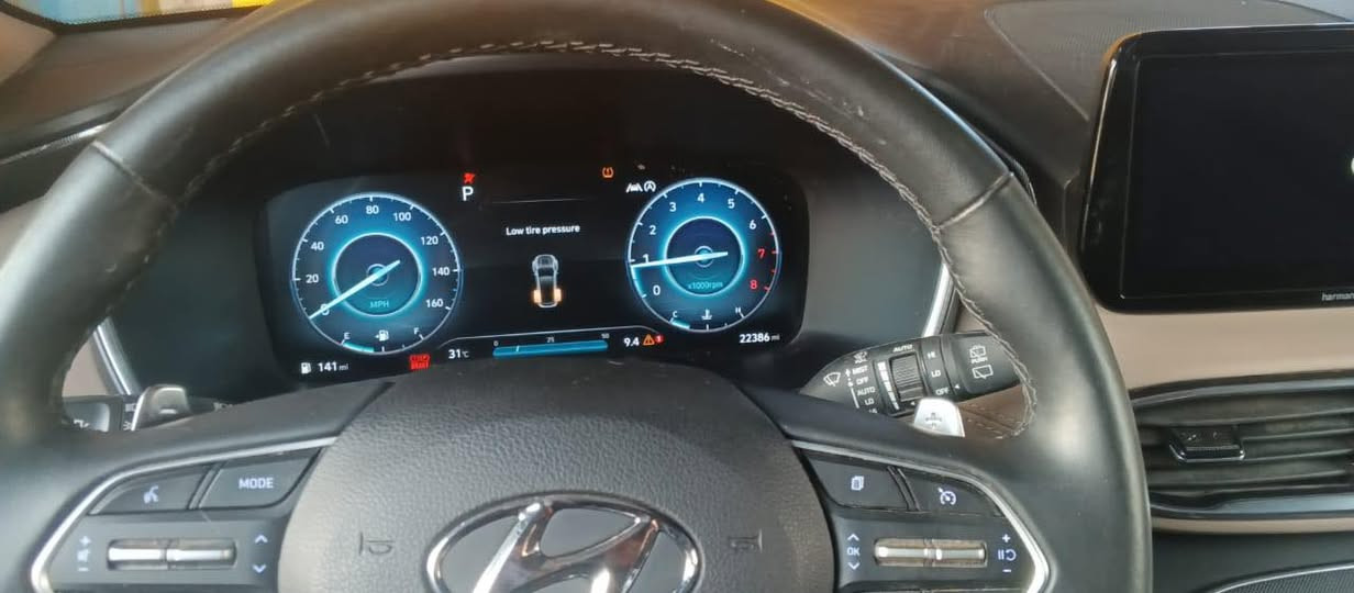 مكلف بالنشر
هيونداي سنتافيه موديل 2023
فول موصفات للخير محرك 2.5T
حادث موضح بالصور صبغ بنيد فقط 
السعر 235للبيع او المراوس 
للتصال ***********
