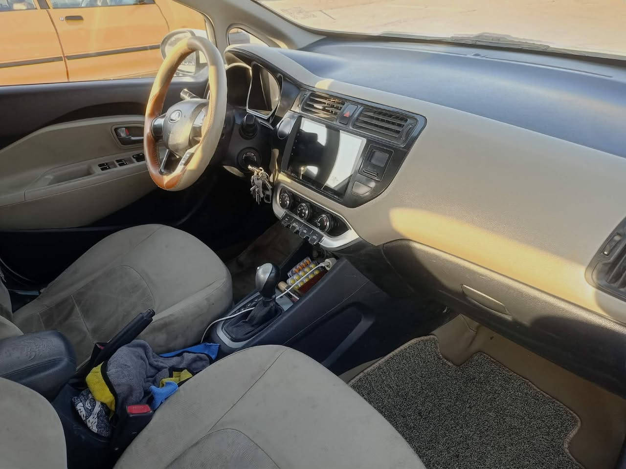 كيه ريو موديل ١٥ خليجي  محرك ١٦٠٠ خليجي  بيه قطعتين رش جاملغ وباب سعر خاص ***********
