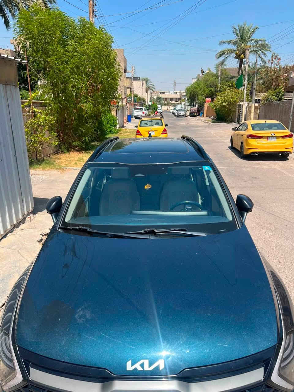 سبورتج 2022 لارج
فول فول مواصفات 
مكفولة كفالة عامة من الضربة والصبغ والبارد 
باسمي تحويل ثاني يوم 
ماشية 77 الف كيلو 
ميحتاج اذكر المواصفات معروفة مال لارج 
مكان السيارة بغداد حي العامل 
السعر المطلوب 205 $ 
***********
