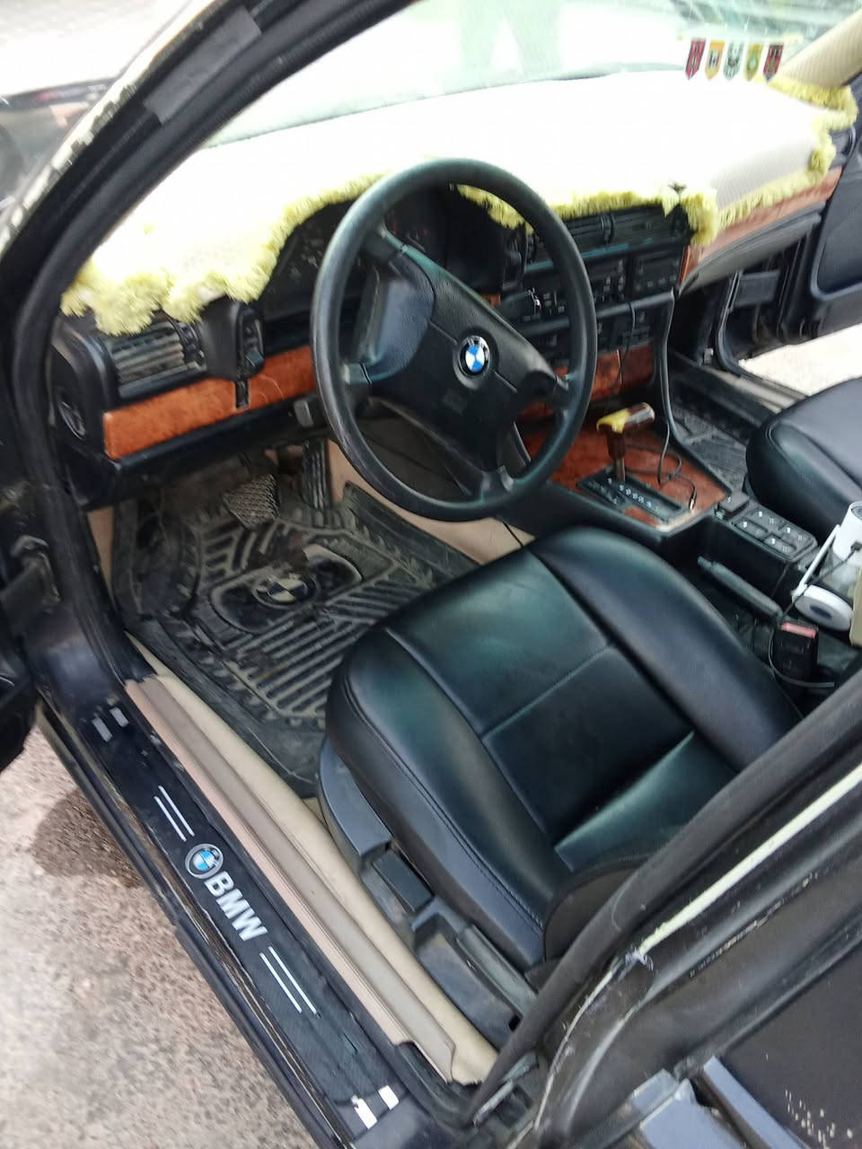 للبيع بي ام 735 موديل 1992  محرك 6سلندر كير او محرك مكفول تخم تاير جديد تبريد ثلج صدر جديد مصبوغة عام جماليه بدون ضربه او دوخل السياره حيل نضيفه رقم بغداد هزه او سنويه جديده بسمي السياره مكان السيارة الانبار *********** تصال
