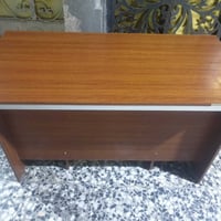 ميز مكتبي للبيع للاستفسار 07858500330