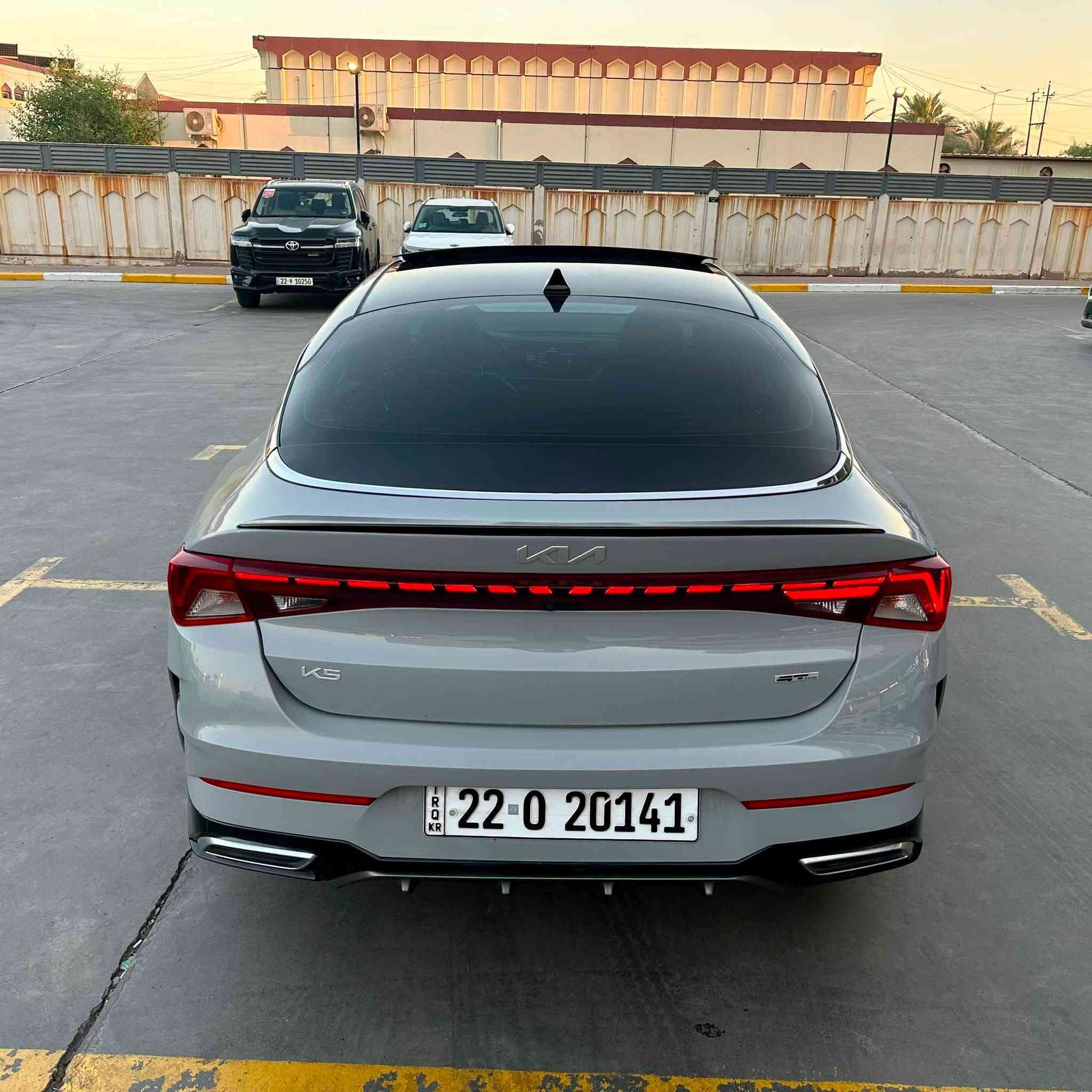 KIA K5(وارد امريكي)
سنة الصنع :- 2023 
لوحات التسجيل اربيل سنوية مجددة 2030
عداد المسافة :- 31000 mi 
فئة السيارة :- GT line 
حجم المحرك :-1600 تيربو
السعر :-19.300$ قابل للتفاوض 
العنوان :- الكرخ / حي الخضراء 
الأضرار كما في الرابط أدناه ⬇️
https://bid.cars/en/lot/1-64231655/2023-KIA-K5-5XXG64J28PG216160


**إذا كنت صاحب هذا الإعلان وتريد حذفه لأي سبب، رجاءا أرسل رسالة إلى الدعم الفني**