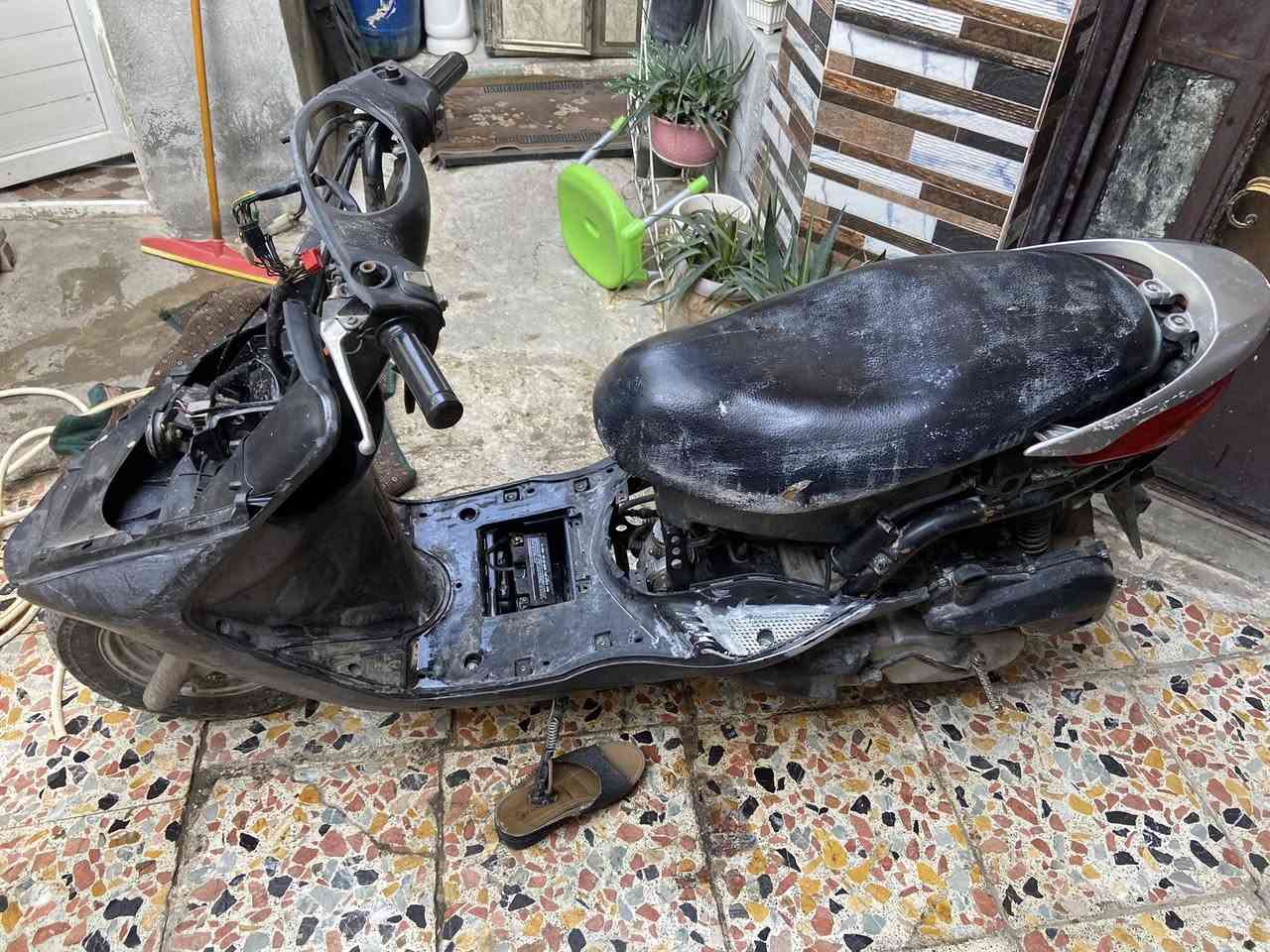 سلام وعليكم شباب دراجه بريز البيع طافيه وكفلك حلال وحرام مكاني مدين الصدر رقمي***********
