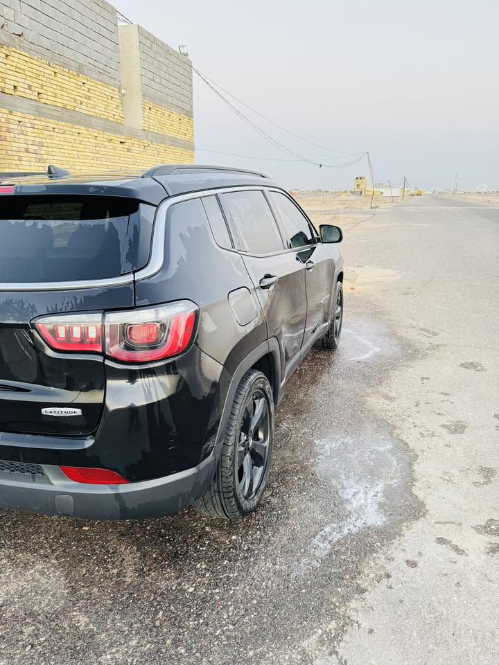 جيب كومباس مديل 22 
وارد امرريكي حادثه صفحت سايق بابين وجاملق بدون تبديل
بيع مستعجل سعر 115 
رقم بيه واتساب فقط ***********
