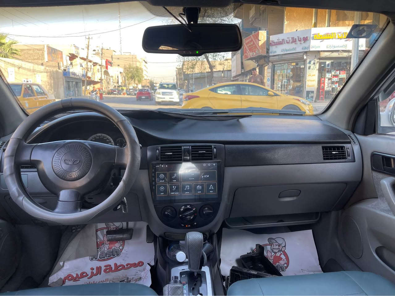 دايو لاسيتي للبيع موديل 2003 السيارة مصبوغة عام جمالية 

ماشية تقريبا 186 الف حقيقي 

منضومة زنون كاملة 

رقم بغداد انكليزي جديد 

داخل حلو ونضيف 

حساس خلفي 

شاشة وكامرة 

كير اوتو 

ريمونت مانع سرقة 

ويل كب 

السيارة حلوة ونصبتهة حلوة 

مكينة قبل شهرين شادهة جديدة حجم 2000

ملاحضة : الكير بي صوت ابيعلك كير كايم بس السيارة تمشي واطلع بيهة يومية كلشي مابيهة 

وعندي الكمبريسر بي صوت ايضا بس لان شتة مكدرت اسوي هوة شغال بس يطلع صوت 

السعر 45 ورقة ومجالهة كلش بسيط 

للاستفسار *********** بغداد, العراق
