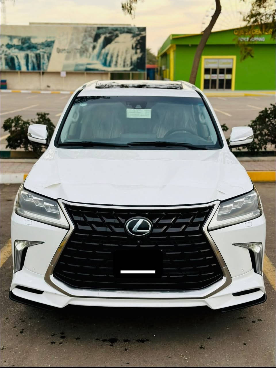 لكزز بريم اصل  
LEXUS LX570 S SPORT+
الموديل :2017
اللون: ابيض
المحرك  8 سلندر
رقم بغداد مميز 
_________
بصمه
سلايت روف 
جكات
كراسي كهرباء 
كراسي تدفى وتبريد 
كراسي الخلفيه كهرباء + تبريد
استيرين كهرباء 
شفتات استيرين
داخل قرميدي 
شحن الهاتف لاسلكياً
رادار
تحديد مسار
كروس سرعة
شاشات 
نظام AUTO START
هاندبريك دكمة AUTO HOLD
نظام DETECT OFF
نظام مانع انحدار
 تحكم (جهتين امامي+جهتين خلفي)
دبل حساس (امامي+خلفي)
فور ويل
تشغيل عن بعد
اشارة بالمري
مري كهرباء(شفط)
#نقطة_عمياء
لايت عدسة زنون(عالي+ناصي)
لد أمامي خلفي

—————-
سياره بيها دلعه فوك صفحه وحده من براغي مفتوحه وباقي كفاله 
السعر 580 وبيها مجال بسيط للطيبين 
السياره كفاله عامه 
مكان السياره : بابل 
***********
