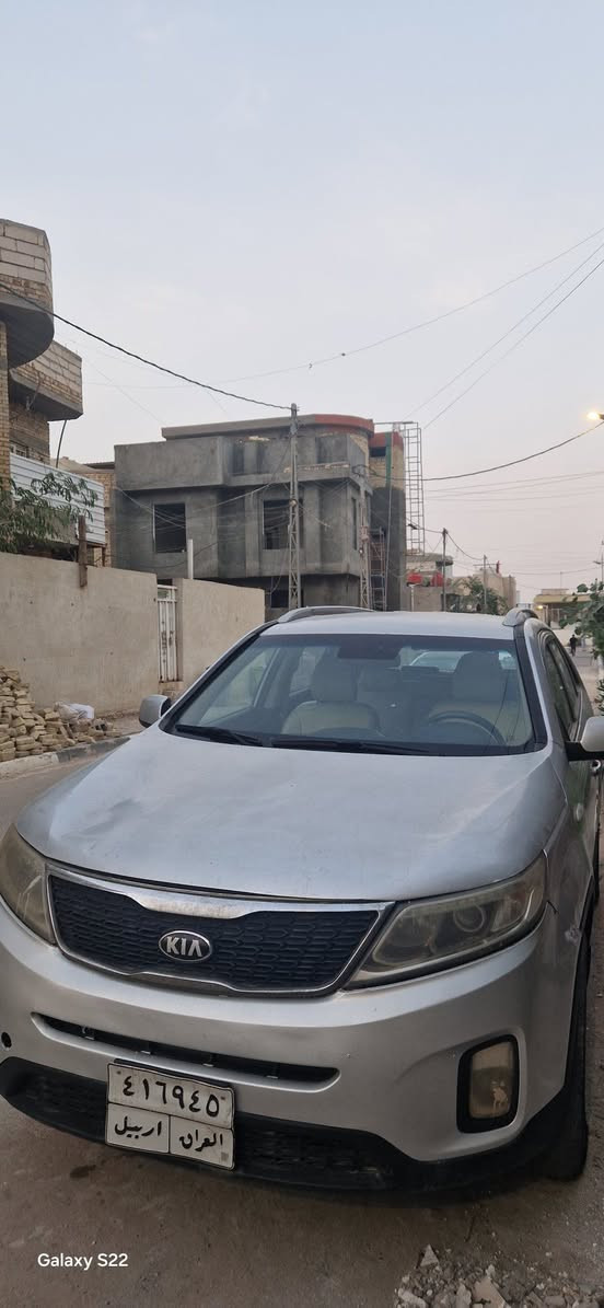 سورنتو مديل 15 خليجي
رقم اربيل وكالة باسمي
6سلندر 
7راكب
بيه قطعتين صبغ بنيد وجاملغ الايسر وباب رش
نص فول
سعر 145 وبيه مجال
مكاني البصرة
للاتصال ***********
