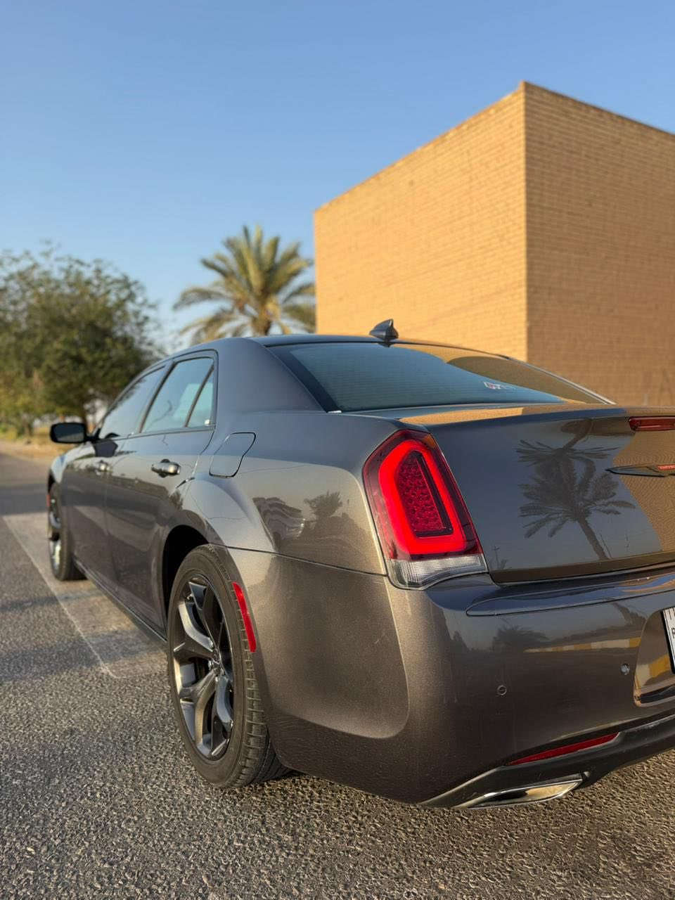 سلام عليكم اوباما ٢٠٢٣ للبيع رقم بغداد دولي تحويل ثاني يوم
السيارة مكفولة من الصبغ و الايرباك الحادث موجود بالصور فقط قبق الجنطة مبدل نفس اللون وسحب قليل بالحوض
وبيها شخط بالباب بسيط و تعالج بطريقة الحقن 
السيارة مواصفات s 
ماشيه ١٧ الف ميل
***********
