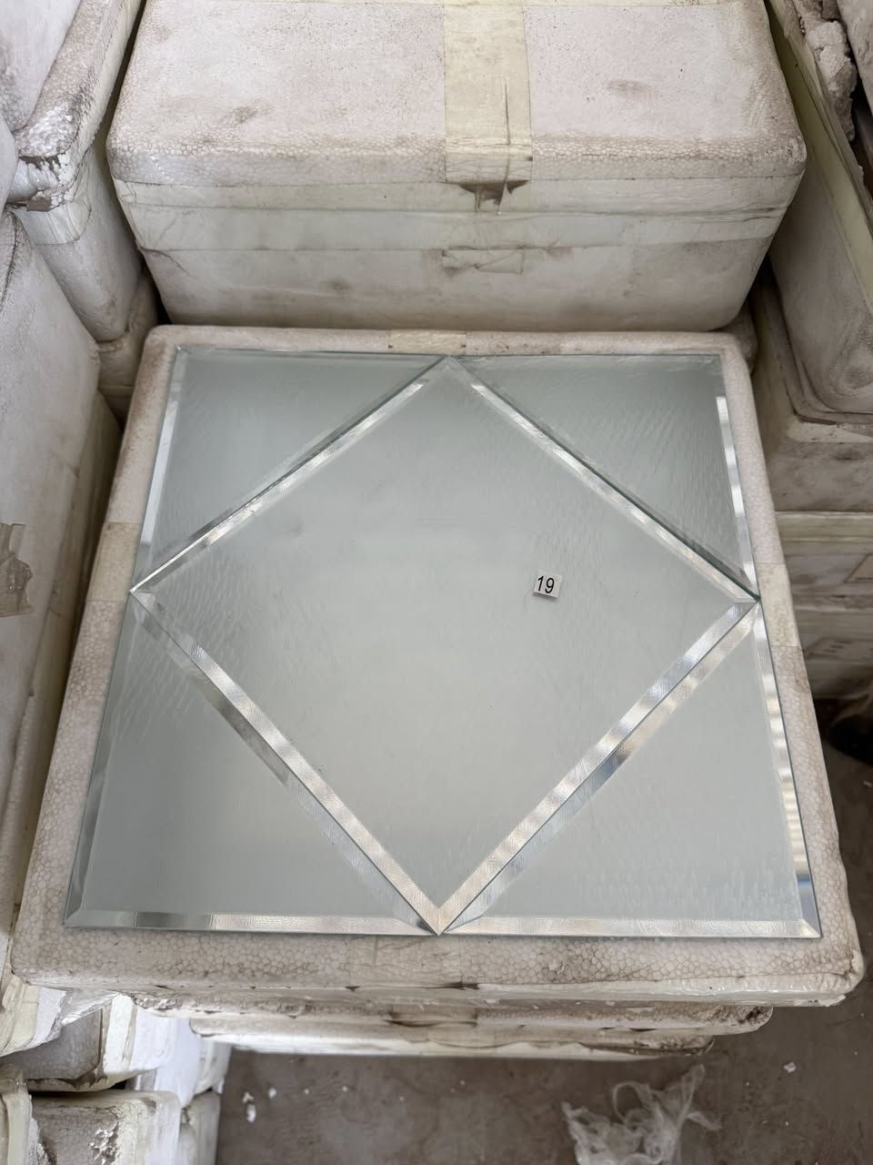 جمله فقط 
زجاج مقطع صيني 30*30
اسعار تنافسيه 
***********واتساب
