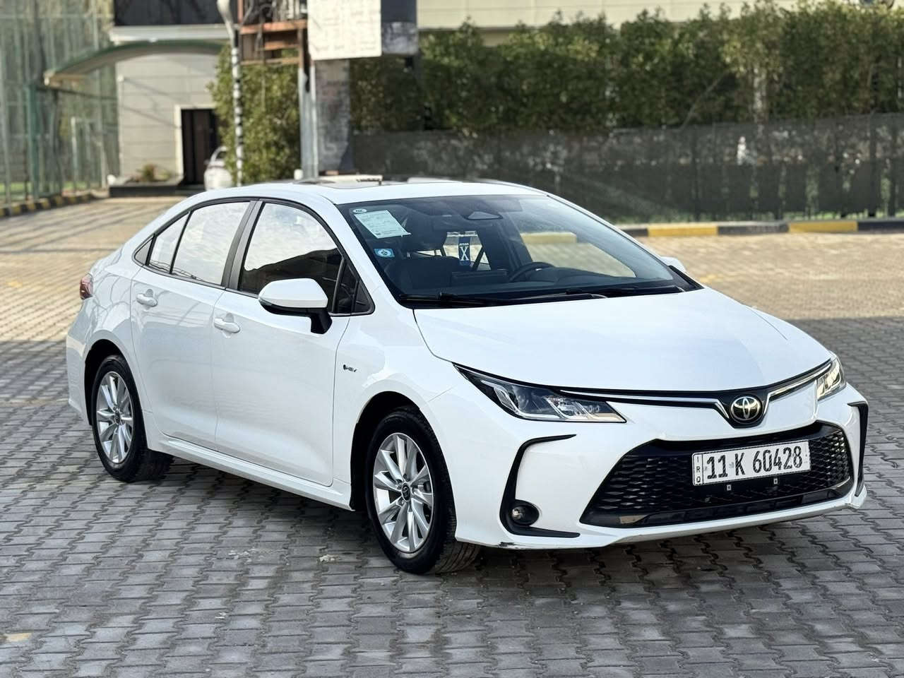 السلام عليكم . كورلا موديل 2025 هايبرد كفالة عامة من كلشي ماشية 9000 فقط فول مواصفات بصمة سلايت داخل جلد رادار السعر 157 وبيهة مجال بسيط مكاني بغداد العامرية ***********
