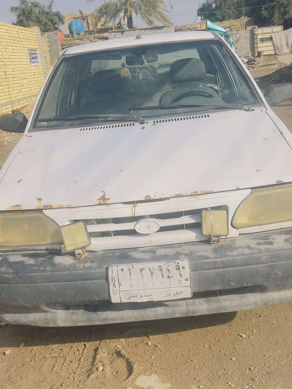 سايبه للبيع موديل 2015  گير ومحرك  مكفول گشر لايوجد اي ضربه ولاتبديل  ولا صبغ برانكيت معمر  سنويه ساقطه  السعر ٢٨ ورقه وكاله عامه بأسمي المكان الناصريه زديناويه للأستفسار الاتصال على الرقم ***********
