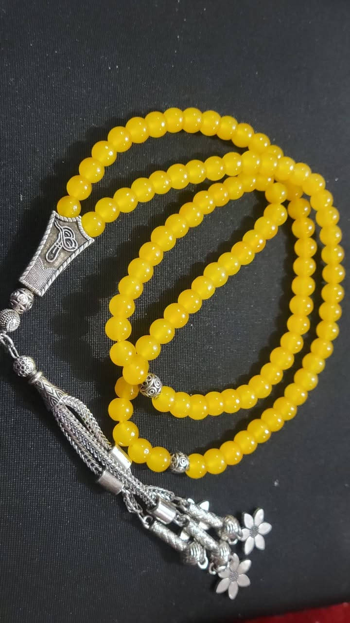 السعر القطعه 5
1. سبحة اليسر أو السندلوس الأصفر (الصور 1)
​هذه السبحة ذات اللون الأصفر الزاهي والخرز الكروي المنتظم هي غالباً ما تُعرف بـ "سبحة السندلوس"


**إذا كنت صاحب هذا الإعلان وتريد حذفه لأي سبب، رجاءا أرسل رسالة إلى الدعم الفني**