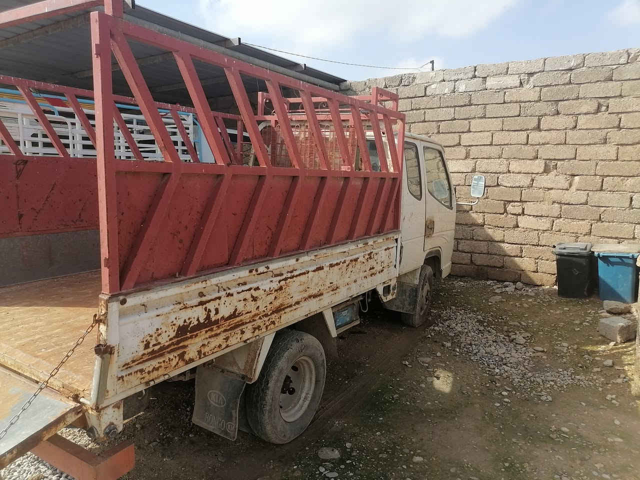 سياره كيا لبيع موديل صيني بدون رقم بس منفيس نضيفة للاستفسار اتصل على صاحب سياره أني مكلف بالنشر الاتصال على الرقم ***********
