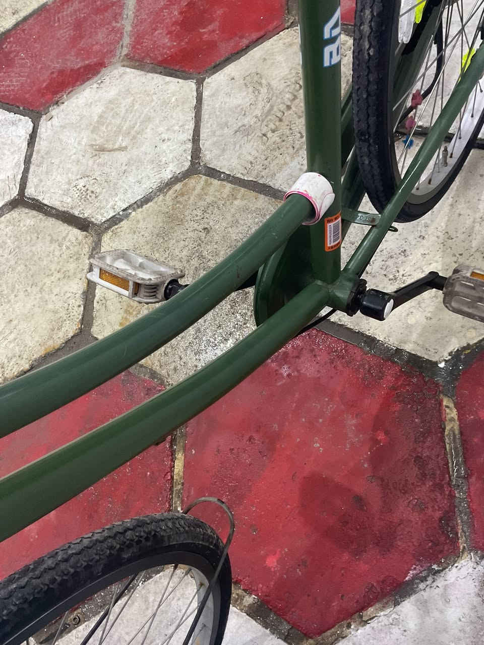 بأيسكل للبيع لون زيتوني مديل18سعر 165هوه والغراض قفل قفل مكاني بصره الأمن داخلي


**إذا كنت صاحب هذا الإعلان وتريد حذفه لأي سبب، رجاءا أرسل رسالة إلى الدعم الفني**