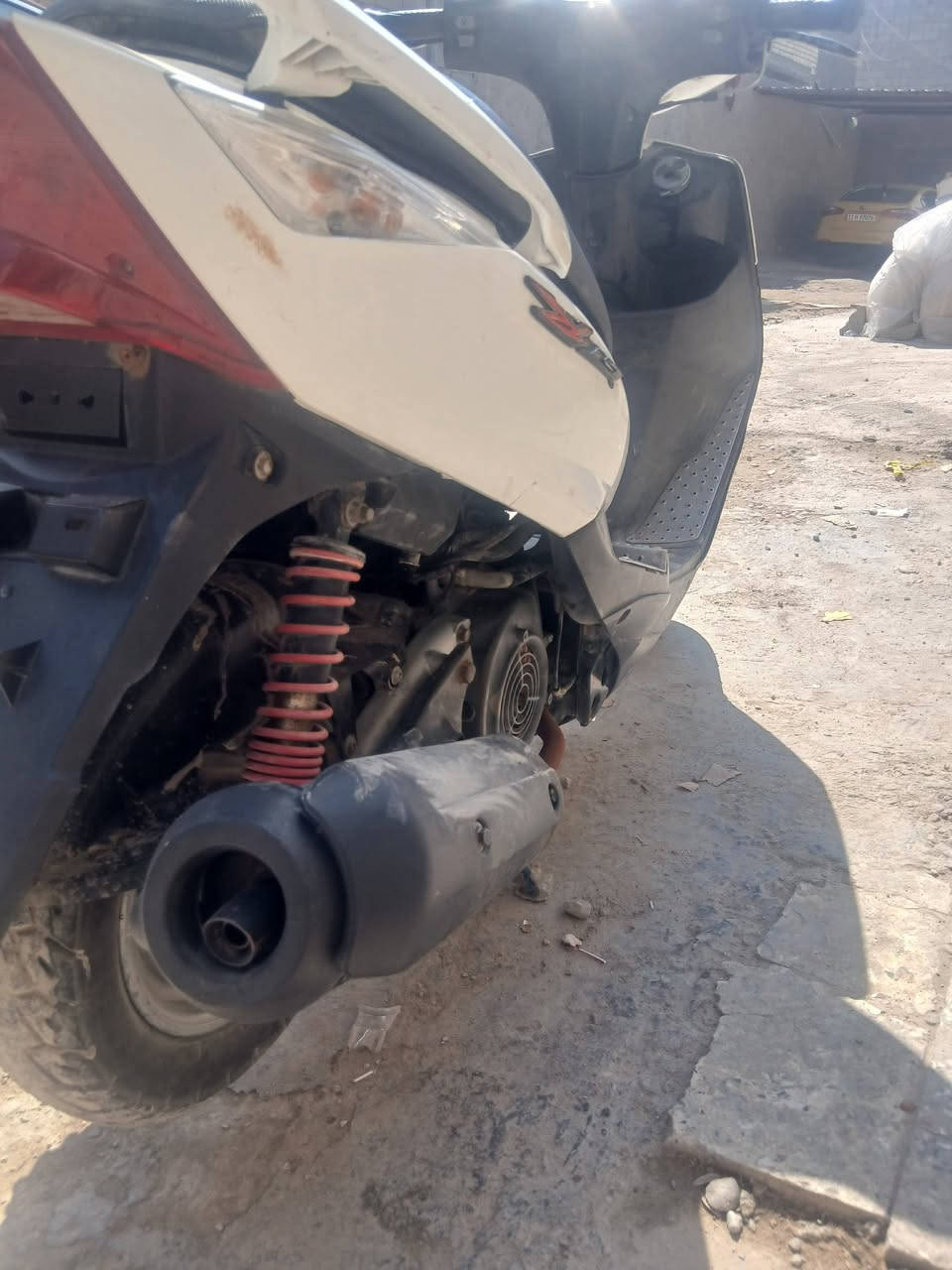 السلام عليكم دراجه ماكس ثعلب نضيفه 99/100  رايدها 700 وبيها مجال حك الجيه كامله مابيها اي نقص مكاني بغداد العبيدي  غير متواجد ع..فيس هذه رقمي ***********
