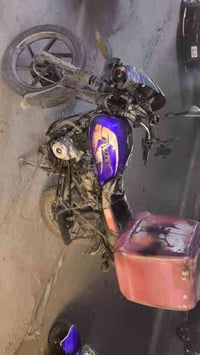 بوكسر ٢٣ دراجة شغالة مابيها شي بس ما معتني بيها بدون اوراق 700 وبيها م...