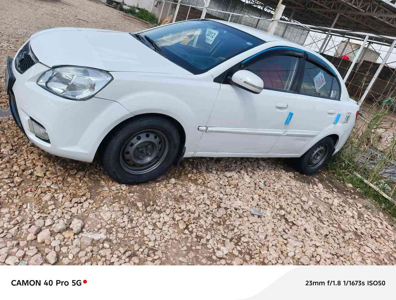 سلام عليكم سياره كيه ريو خليجي موديل 2012 مكينه كير حداديه غرفه كله جديد سياره خير من الله ماعايزه برغي المكان  دوانيه رقم *********** السعر  . 83 وبيها مجال
