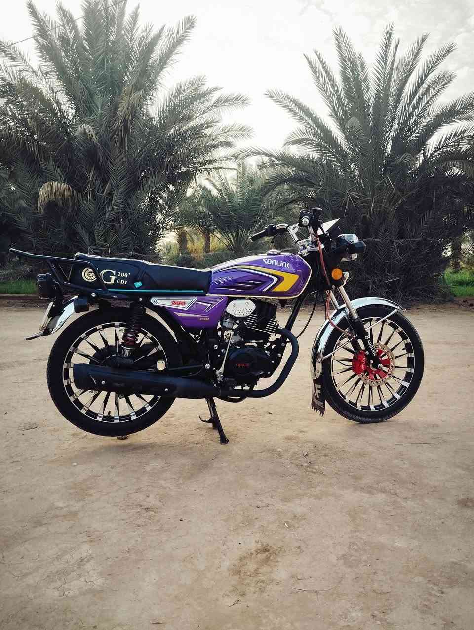 سلام عليكم دراجه سيفان ضاقطه وزنجيل للبيع كفاله عامه بوضع الشركه دراجه جديده اخت الزيرو مكان الدراجه واسط العزيزيه السعر اتصل ***********
