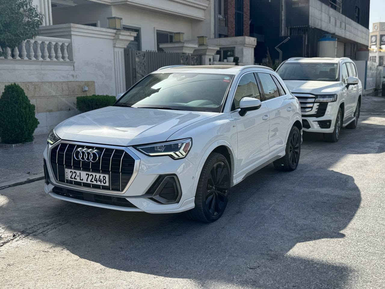سلام عليكم للبيع اودي Q3  موديل ٢٠٢١ موصفات s line Quatro 
قبات مواصفات ١/١  ماشي ٢٦ الف ميل سيارة كهربايي كل مضبوت ماكو اي نقص شرط سونار
سيارة بس جاملغ امامي تصليح ب pdr  يعني بدون سبغ بدون تعديل  ارباكات كل سليمة 
رقم سنوي هزه فحص  كل جديد 
رقم شاصي WA1EECF36M1045111
سعر  ٢٢٠
مكان سياره اربيل 
رقم تلفون *********** واتس اب أربيل, العراق
