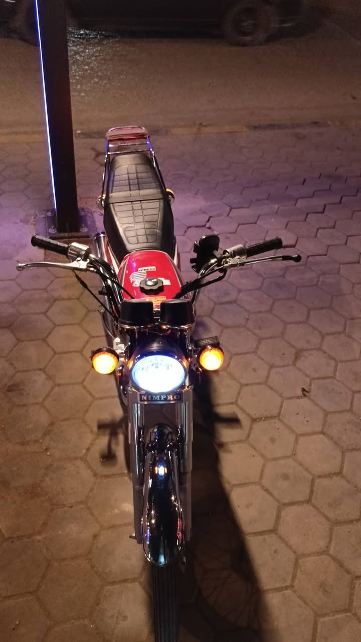 سلام عليكم اربعه كير مديل 2021طالعه بل2023 دراجه جديده كلشي بلادي بيها مكينه مكفوله من الفتح كمرك مدفوع وكيله العارضي يعني ترقيمها ميكلف اقل150الف مكاني نجف سعر 825 وبيها مجال للطيبين رقم ***********
