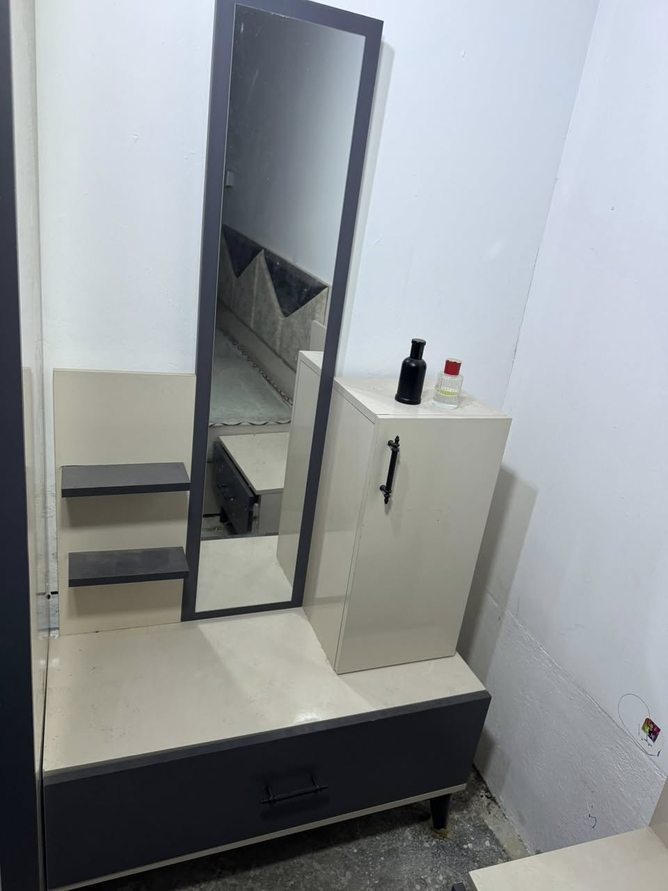 غرفة اخشاب تركية استعمال 5اشهر فقط نظيفة جدا بلا ضرر تحتوي على 6 قطع والدوشك وياها هديه والسعر ب500 وبيها مجال حك الجيه وتجي تشوف وتقتنع ياله تاخذ علما مكان الغرفه كربلاء


**إذا كنت صاحب هذا الإعلان وتريد حذفه لأي سبب، رجاءا أرسل رسالة إلى الدعم الفني**