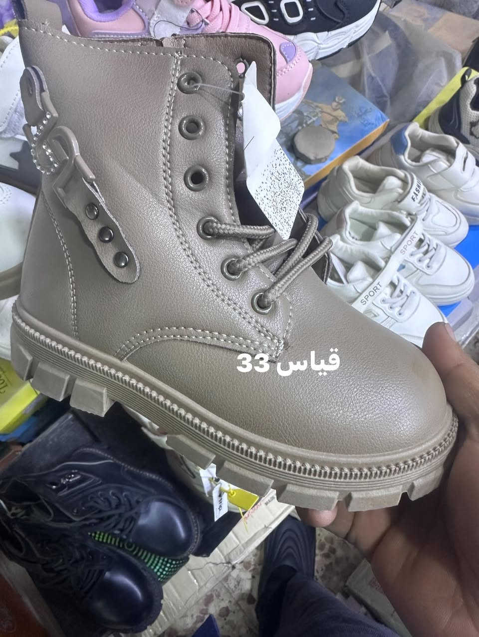 بوتات ب5 الاف بس قياس مكتوب على صور  يتوفر رياضي نسائي ب 4 الاف يتوفر توصيل لكل الحله حجز خاص ***********
