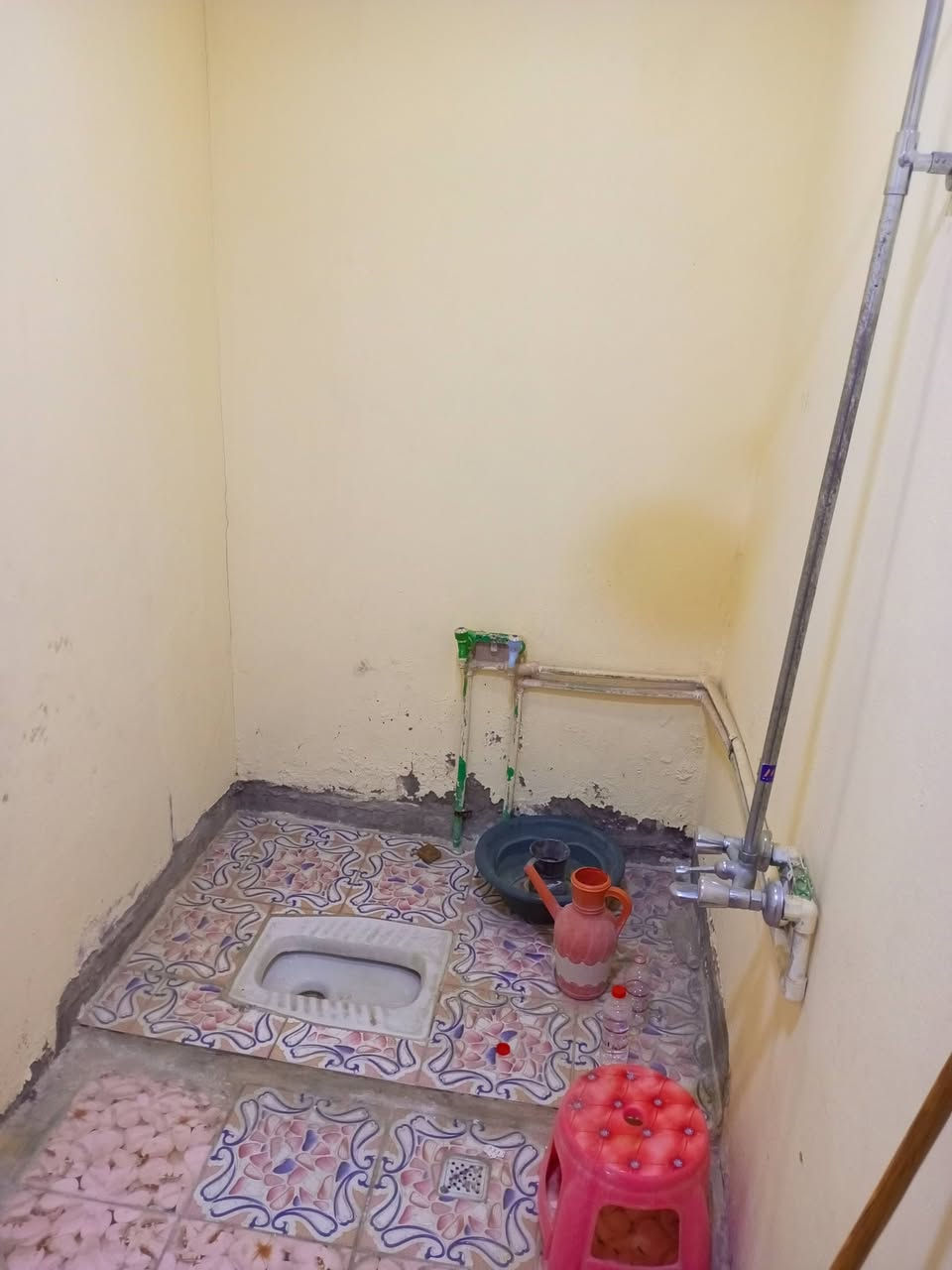 متوفر الان #شقه_مؤثثه_للايجار

موقعه الديوانيه #حي_الجامعه
قرب مدرسه السجئ الابتدائيه

تحتوي علئ غرف نوم وصاله ومطبخ  
وصحيات 
الشقه مجهزه من كلشي وجاهزه للسكن

#ايجاره_350_الف
للاستفسار اكثر 
#واتساب_اتصال_***********
أو مراجعه مكتب السند للعقار الكائن في الجزائر شارع المطاعم مقابل مدارس التفوق الاهليه
