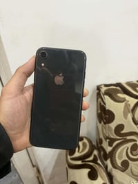 ايفون اكس ار ذاكرة 128 بطارية 78  بلادية مكفول فقط فطر بالكلاس فيس ايد...