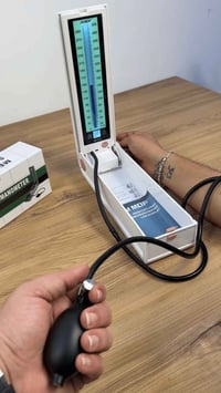 جهاز ضغط الدم • بدون زئبق • مايتشحن كردستان