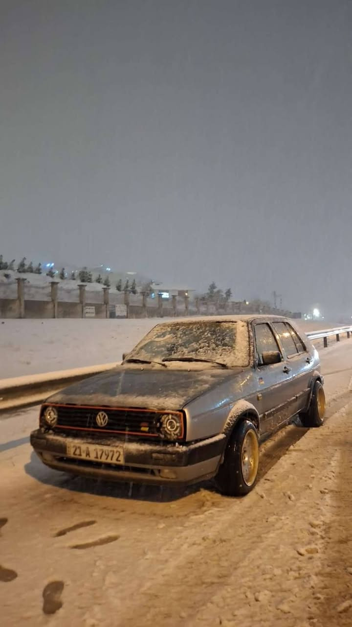 گۆلف مۆدیل ١٩٩٠ سەیارەکە ویلی دوو سایزی لەسەرە سالانسا سپۆرت شوتەی کراوە بە سپۆرت لایتی عەدەسەی سەیارەی مۆدیل بەرزی بۆ دانراوە براجکتۆر سەیارەکە پاوەرە  ،سەیارەکە رەقەم باریکە بەناوی خۆمەوەیە و سەنەوی بەسەرچووە  بئ ليدرانه پيشوو پشتى كه پسه ٣٥$ مه عامه له . السليمانية, العراق


**إذا كنت صاحب هذا الإعلان وتريد حذفه لأي سبب، رجاءا أرسل رسالة إلى الدعم الفني**