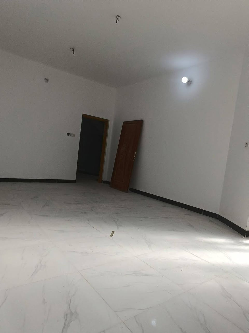 سلام عليكم
بيت 125م واجهه 10م ونزال 12ونص م طابقين  مكانه حي الزيتون مطلوب 100مليون مبادره وبل يده 58
***********
