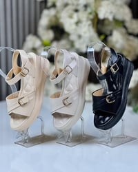 حذاء نسائي • كعب ٥سم • مقاسات ٣٧-٤١