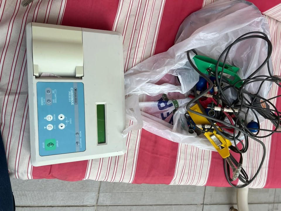 جهاز تخطىط القلب ECG للبیع
٣٠٠$
سلیمانی 
***********
