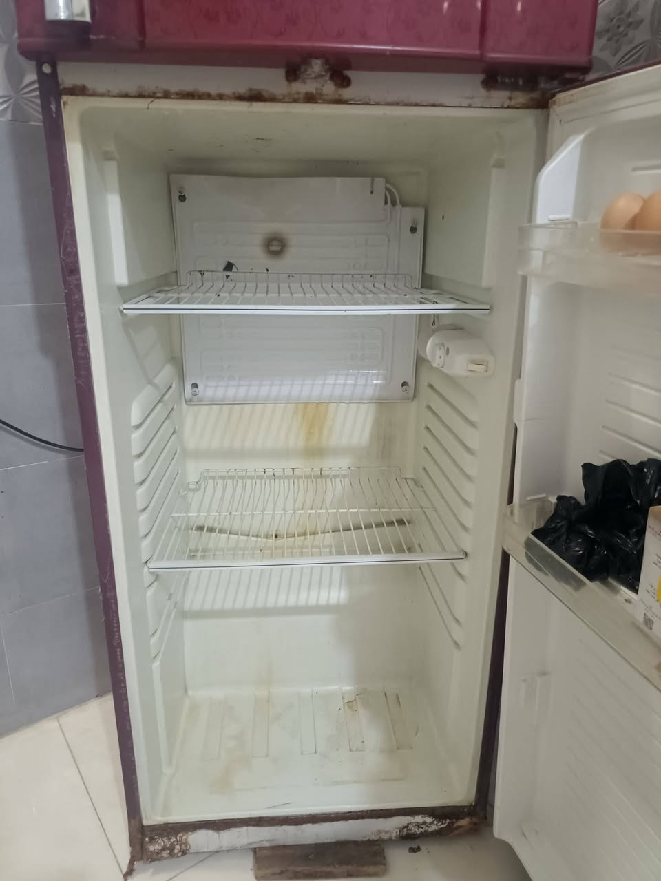 ثلاجه كرافت مستعمله مابيها اي شيء تشتغل طبيعي المعلومات داخل الصور السعر 150وبيها مجال قليل


**إذا كنت صاحب هذا الإعلان وتريد حذفه لأي سبب، رجاءا أرسل رسالة إلى الدعم الفني**