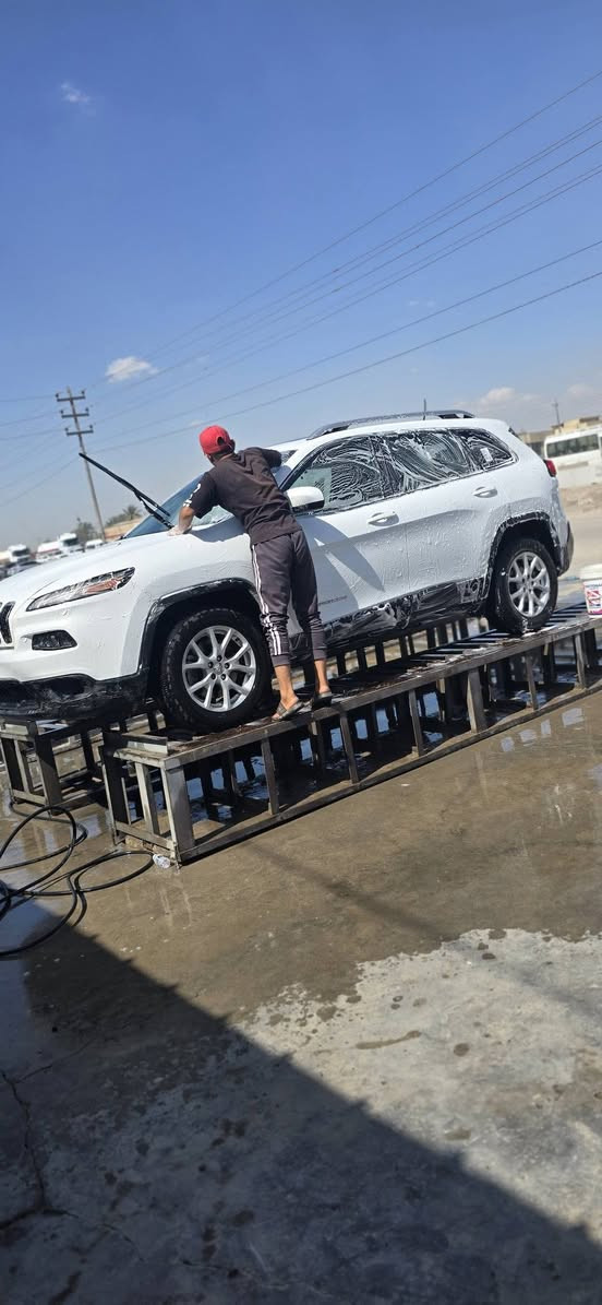 بزون موديل 2017 فول موصفات بنوراما بصمه كامره سياره نضيفه عنوان بغداد ابوغريب *********** سعر 125 بيها مجال
