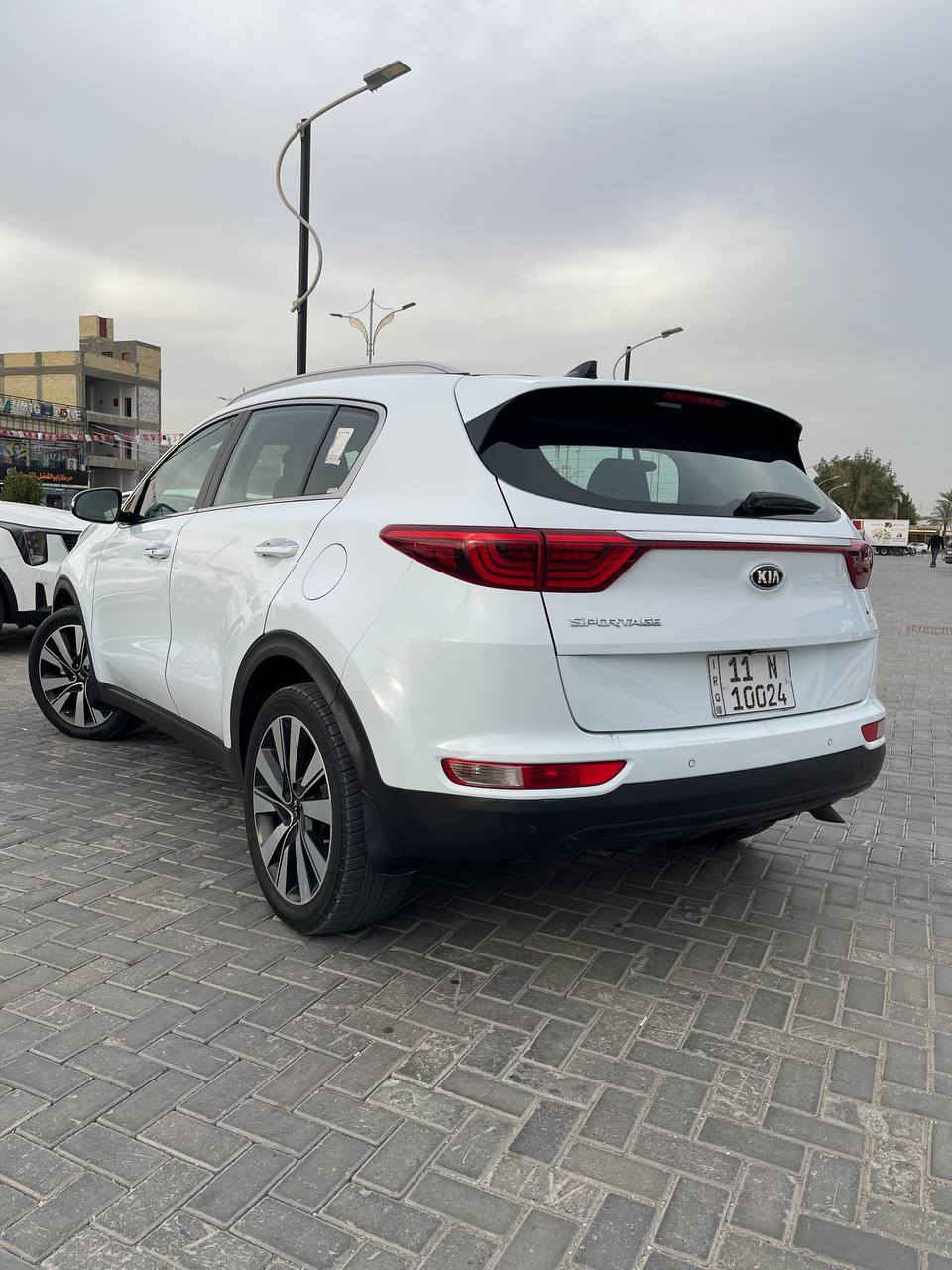 السلام عليكم ورحمه الله
💢 كيا سبورتج موديل2016 شكل 18 .

 .باسمي تحويل مباشر 

🔹الموصفات . 

     خليجي.  شركة دولية

بصمة.     بنورامااا 

🔹حساس امامي  خلفي 

🔹كامره خلفيه 

🔹️ حساسات ٣٦٠ 

🔹️ امراية شفط

🔹️امراية وسطية اتو دم  

🔹️ بك لايت لد 

🔹️مكينة 2000 دوش

🔹️بصمة أبواب 

🔹️ترحيب 

🔹️رادرات 

🔹️قطعتين تبريد 

🔹️بجم (لايت) لدد نهاري

🔹️تحكمات ستيرن جهتين 

🔹️ويل كب

🔹️مانع انزلاق 

  ... ماشية 197 الف 

السعرر 157 $ وبيهاا مجالل 

💢 السياره بيهه صبغ فقط بنيد بدونن دواخل 💢  

العنوان كربلاء سيف سعد 

***********
