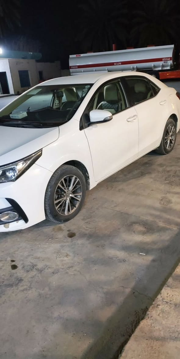 السلام عليكم كورلا  باسمنا اربيل محرك ١٦٠٠ بيها طخة خفيفة ومصلحة موضح مكانها السعر ١٥٠ وبيها مجال موجودة بلغزالية هذا رقم صاحبها ***********
