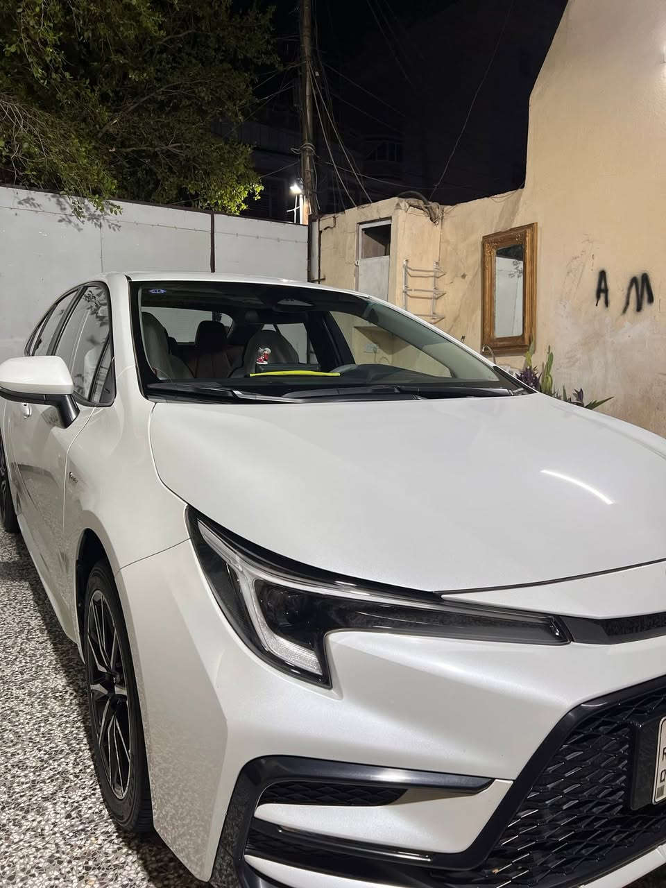 السلام عليكم
( للبيع فقط )

كورلا هايبرد شكل أمريكيS

موديل24 فول مواصفات 

رقم بغداد ب اسمي 

ماشيه 84الف

سياره جديده 

سعر 158 $ وبيه مجال بسيط 

***********

مكاني بغداد
