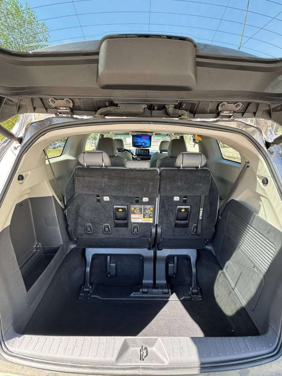 اللهم صل على محمد وال محمد السلام عليكم لبيع تويوتا سينا 2022 رقم بغداد الجديد بسمي تحويل ثاني يوم لون رصاصي غير محدد مواصفات XLE فتحة بصمة جلد حساسات امامي خلفي بيان كهرباء صندوق كهرباء عداد سرعة شاشة تلفزيون بشاشة بلادي داخل رصاصي سيارة معروفة مواصفات XLE سيارة احلى من صور بهواي وماشية علية ماشي امريكا سيارة حادثة فقط بنيد تبديل اصلي ونصبغ كلشي بلادي الباقي رقم شاصي بصورة مخلي المكان بصره الاتصال *********** علما ان السياره ماشيه ١٠٨ الف كيلو حقيقي والسعر ٢٧٥ وبيه مجال بسيط
