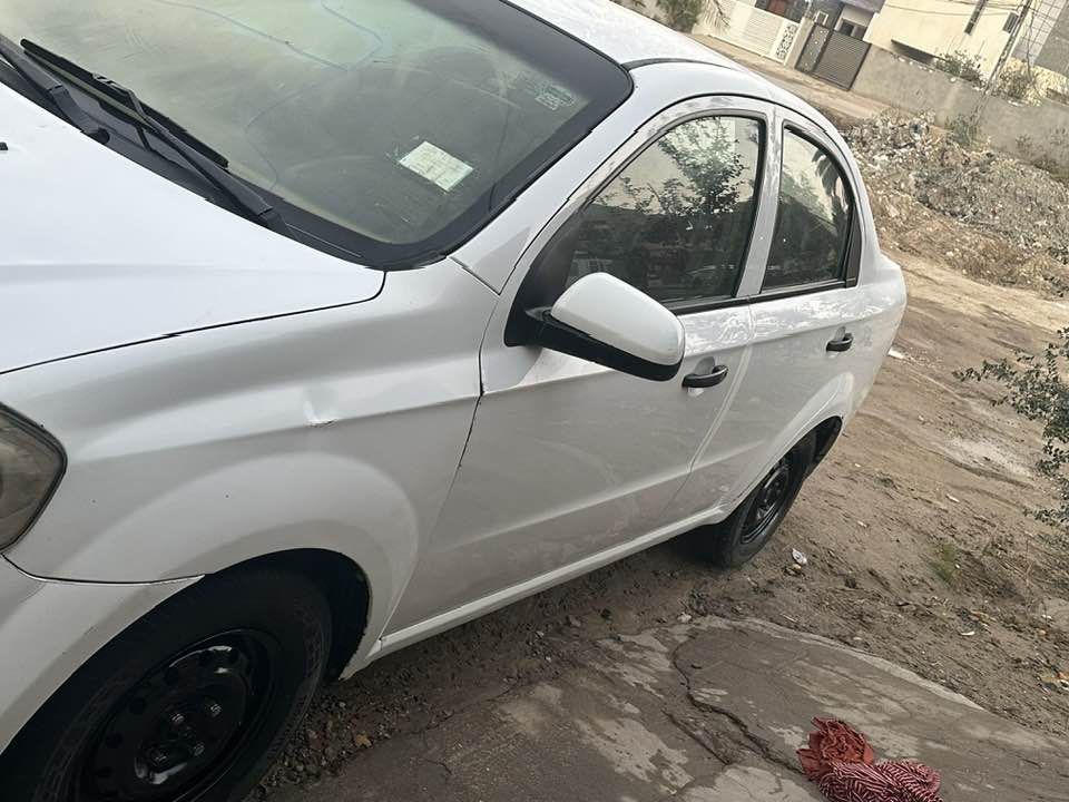 السلام عليكم 
افيو مديل 2013
(كير عادي) محرك 1600 بأسمي 
بيها جاملغ الامامي رقم بابل للاستفسار *********** متواجد واتساب
السعر 60 وبيها مجال
