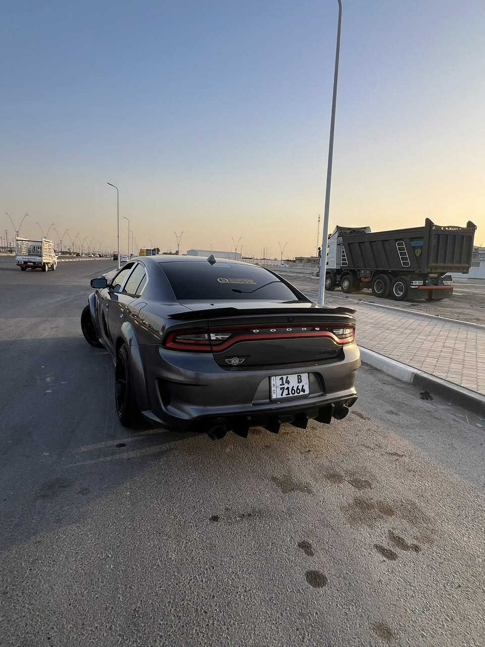 سلام عليكم جارجر مديل١٩ معلايه ٢٣ لون فيلي ضربتها من امريكا حداديه ومتاذي خشم الشاصي فقط ومصلح وب العراق شدولها كت كامل مال srtونصبغت حزام فقط صبغ بدون ضربه توحيد لون وي الوايد بدي سياره حلوه وجديده ١٤٢وبيها مجال شي قليل 

للتواصل:***********وتساب واتصال
غير متواجد ع الفيسبوك
