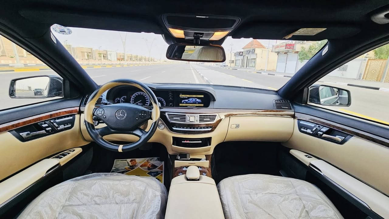 للبيع : مرسيدس اس كلاس S350 (لارج) موديل 2012 أصلية، سيارة تگول طالعة من الشركة البارحة!

السيارة للمستعجل وللشخص اللي يدور "اللقطة" اللي ما تتكرر، نظافة ومواصفات وأداء يفوق الوصف.

📋 المواصفات الأساسية:
• الممشى : 146 ألف كم (قابل للزيادة البسيطة).

• الرقم: أربيل جديد باسمي، هزة جديدة وسنوية لحد 2030 (جاهزة تحويل مباشر).

• الحالة: محرك، گير، كهربائيات، ودواخل "شرط الفحص".

• الصيانة: دهن وفلاتر أصلي حصراً.

✨ أبرز المواصفات:
• فول بانوراما.
• لون داخل بيجي مميز ونظيف جداً.
• رادارات (أمامي، خلفي، جانبي) + بريك تلقائي + نقطة عمياء.
• نظام تثبيت سرعة تفاعلي + محافظة على المسار.
• كشنات جلد (تبريد، تدفئة، مساج، خزن، حضن عند الاستدارة).
• نظام تعليق هوائي (Air Suspension) بحالة ممتازة.
• لايتات داينمك، حساسات 360 درجة، مساعد اصطفاف آلي، بردات كهربائية، وأوتو هولد.

💰 السعر : 241 ورقة 

 والسعر كلش مناسب ومعقول بالعافية عالياخذهة 

⚠️ ملاحظة:
البيع فقط، بدون مراوس نهائياً

رجاءا فقط الشراي الي يدفع السعر يتصل 

📞  ***********
