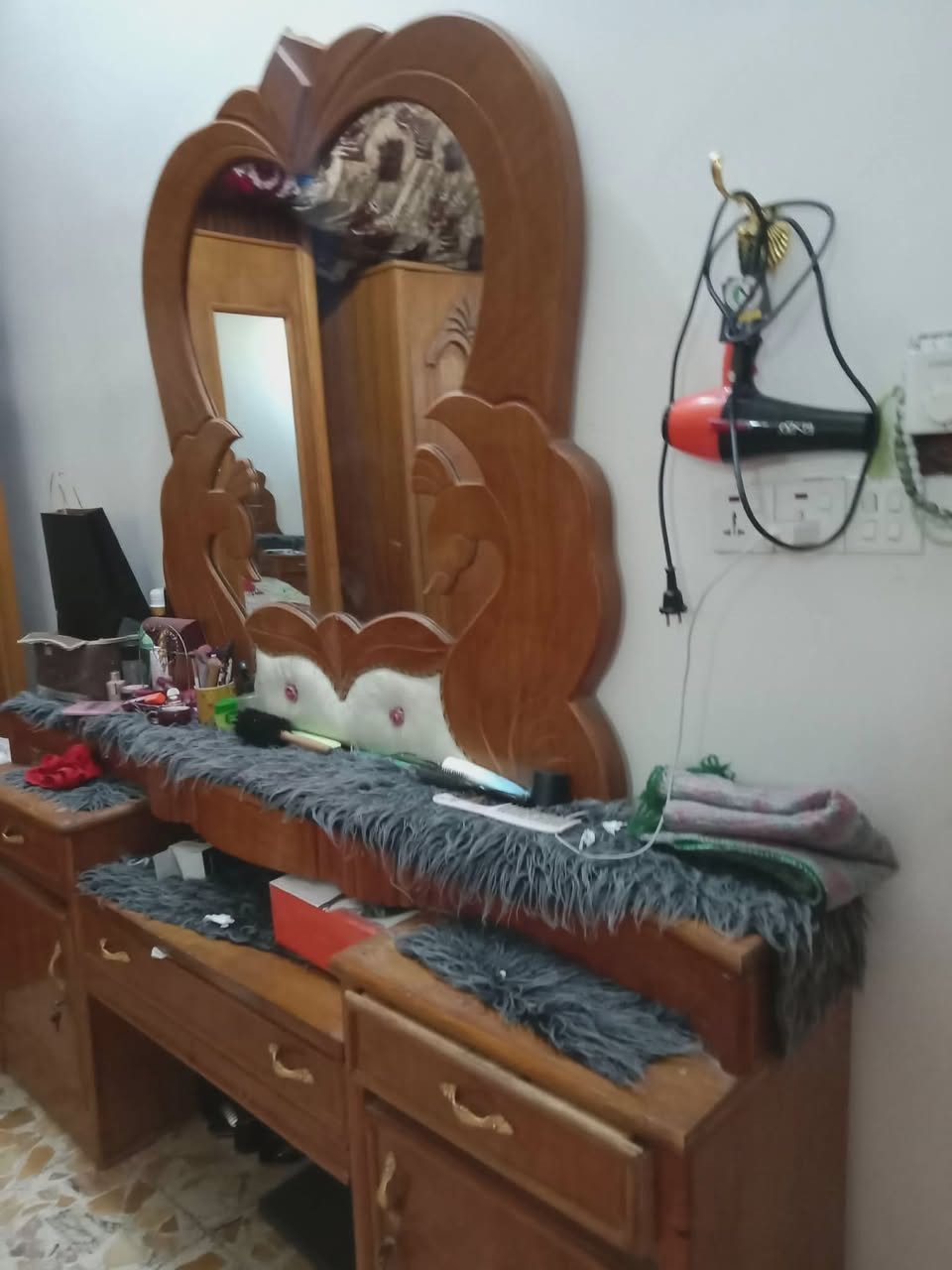 السلام عليكم عندي غرفة اخشاب للبيع وعندي اتخم خمس مقاعد هم للبيع الغرفه يردوها ٨٠٠ وبي مجال والتخم ٤٥٠ وبي مجال مكاني طهمازيه


**إذا كنت صاحب هذا الإعلان وتريد حذفه لأي سبب، رجاءا أرسل رسالة إلى الدعم الفني**