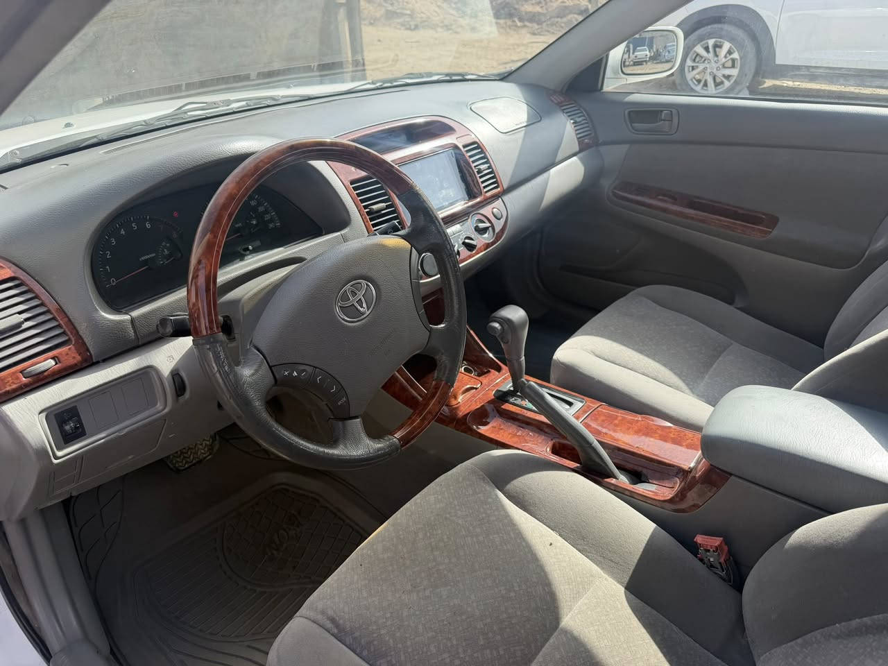 سلام عليكم
للبيع كامري مديل 2004
مكينه 2400
سياره سونر بيه ومرفوق بل صور 
مكينه كير حداديه مكفولات 
تبريد قطعتين 
رقم اربيل انكليزي بسمي 
سياره مابيه اي صبغ شرط دعاميات مكفولات 
بس صبغ بل عتبه شي بصيط 
سياره مكفوله بس جاملغ مرخه  
وباب سايق تطبيع 
*********** رقم مبايل
