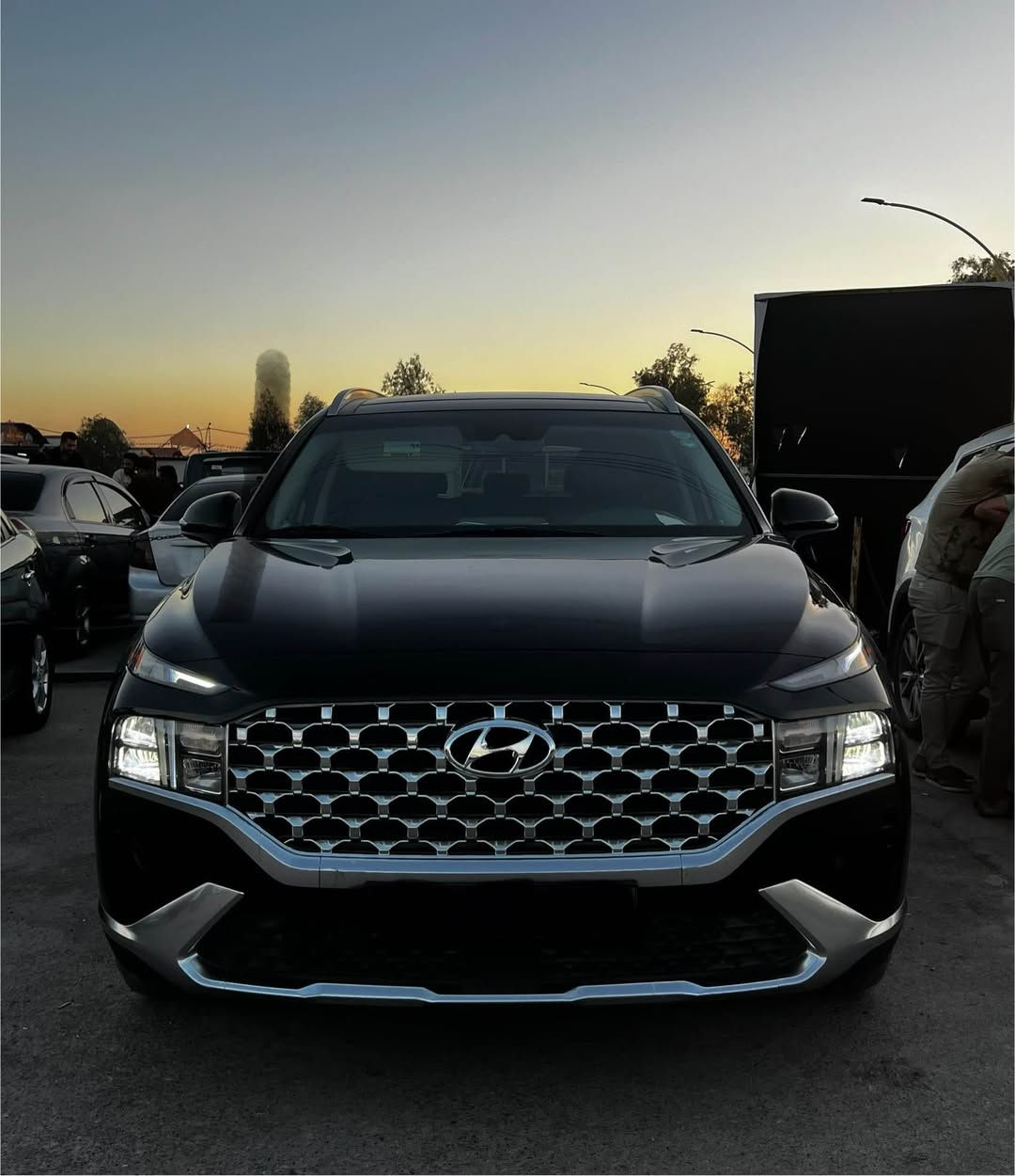 هيونداي سنتافي موديل ٢٠٢٢ أمريكي
فول فول مواصفات بانوراما
بابين صبغ بدون دواخل
سيارة كلش نظيفة 
سعر ٢١٥ مجال
مرقم الهاتف ***********
العنوان دهوك Singapore
