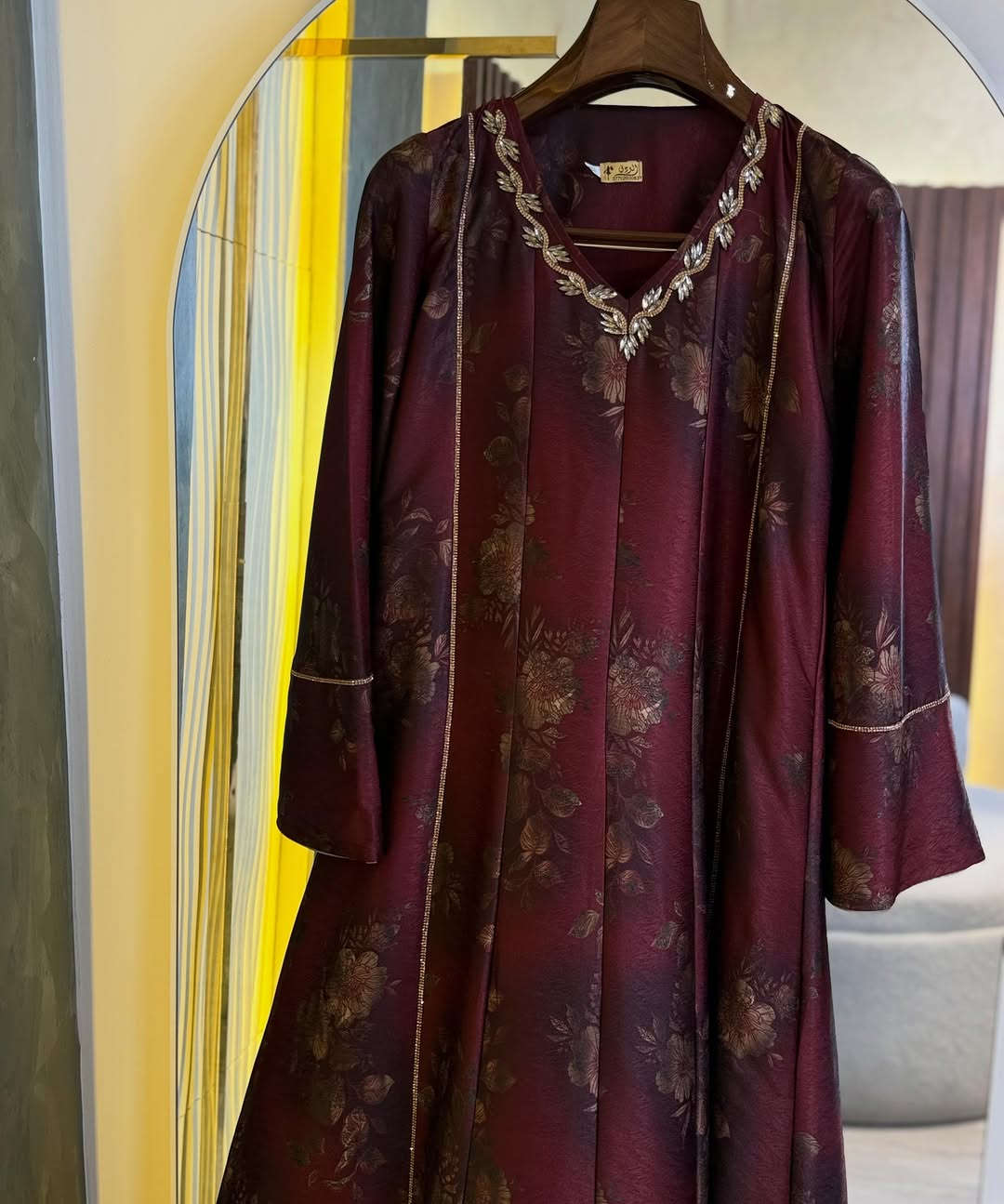 قــطع اخـيرة💛✨
السعر25الـف

للحجز و الاستفسار التواصل على الأرقام واتس اب 
***********
***********
***********
***********

توصيل بغداد  5000
توصيل محافظات  5000
