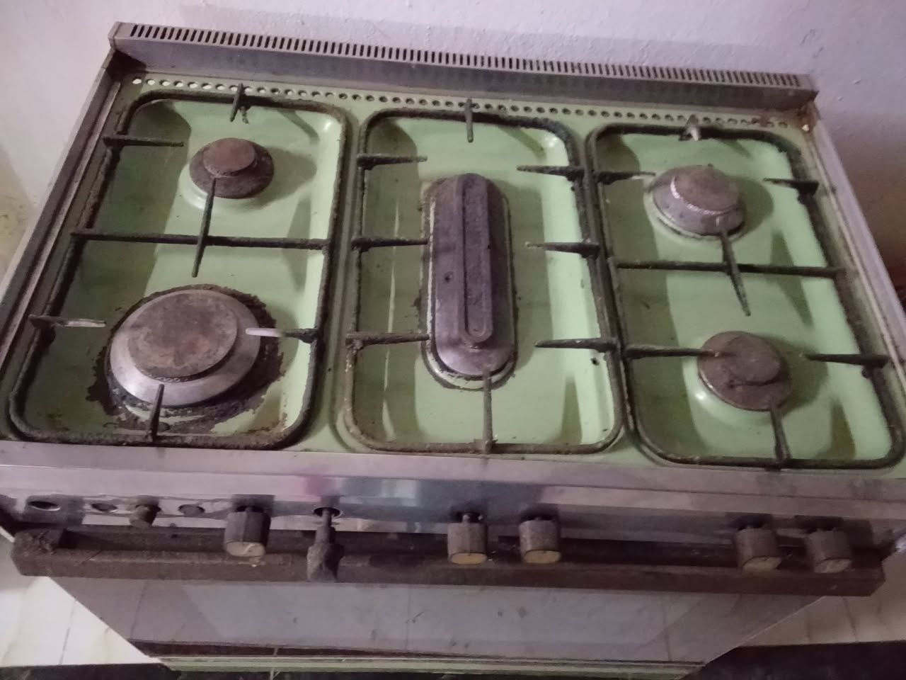 طباخ عشتار مكانه الديوانيه حي ضباط سعر خاص تصال بل رقم ***********
