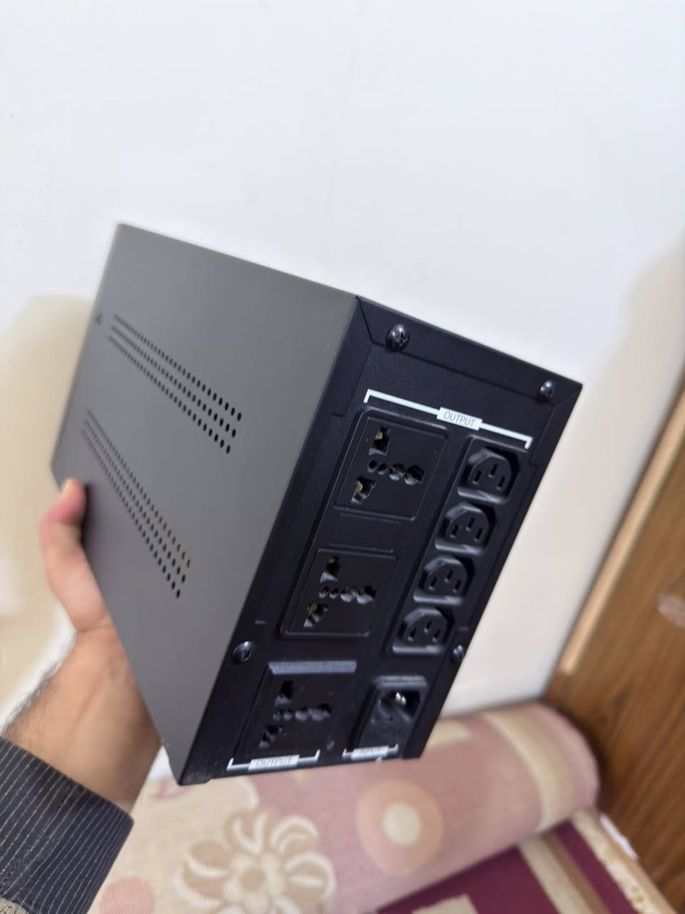 السلام عليكم اخوان يو بي اس جديد الله شاهد عليه استخدام جدا قليل ماخذه بـ ٩١الف  اريد ابيعه لان محتاج سعره ٧٠ الف وبي مجال قليل مكاني كربلاء حي السلام 
***********
